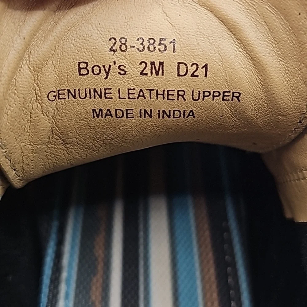 Johnston & Murphy Kids Mcguffey Chukka Big Kid size 2